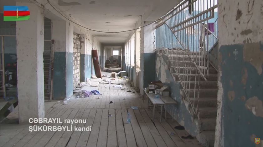 Imagens divulgadas pelo Azerbaijão mostram efeitos dos bombardeamentos. Foto: vídeo do Ministério da Defesa do Azerbaijão
