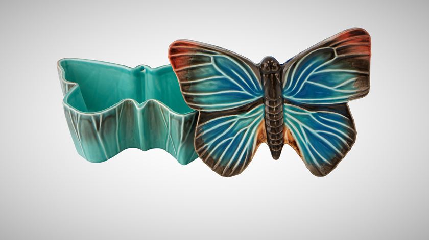 Uma das peças da coleção "Cloudy Butterflies", por Cláudia Schiffer. Foto: Bordallo Pinheiro