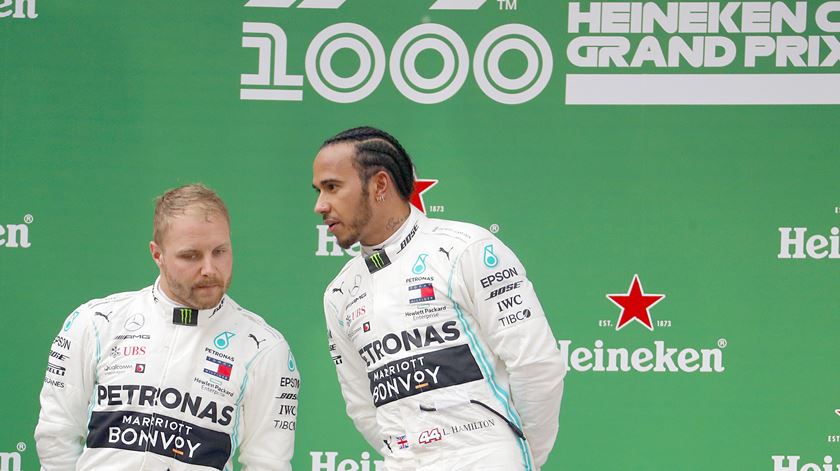 Bottas e Hamilton repetem pódio pela terceira corrida consecutiva. Foto: Wu Hong/EPA