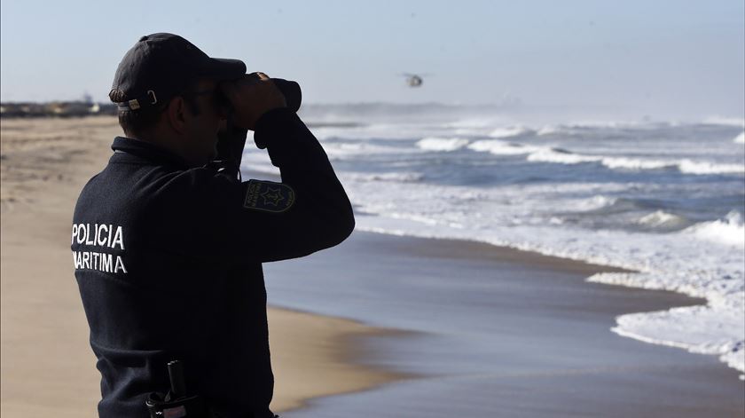 Polícia Marítima acionou todos os mecanismos para capturar os cerca de 20 migrantes. Foto: Lusa