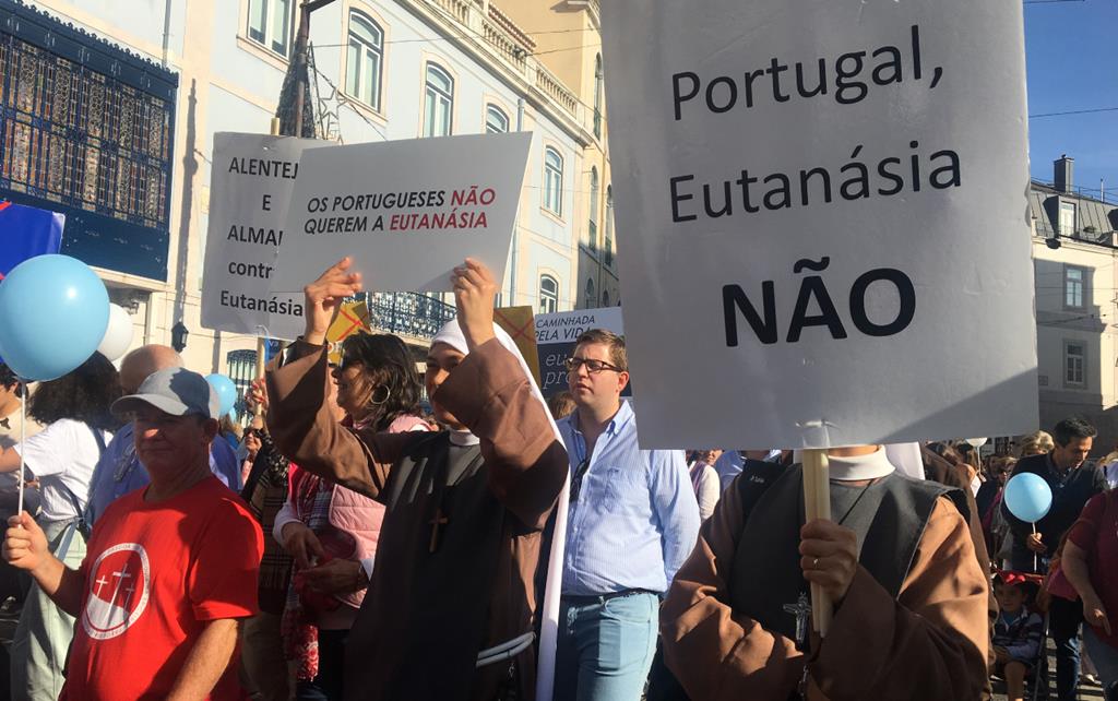 Manifestação contra a eutanásia. Foto: Liliana Monteiro/RR
