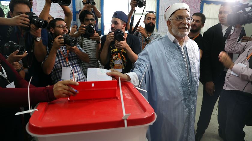Candidato Abdelfattah Mourou, do partido Ennehda, na Tunísia. Foto: Mohammed Messara/EPA