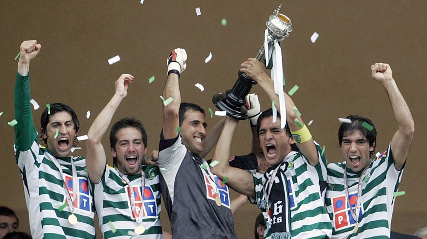 Abel, à direita, venceu a Taça de Portugal pelo Sporting em 2007 Foto: Nacho Doce/Reuters