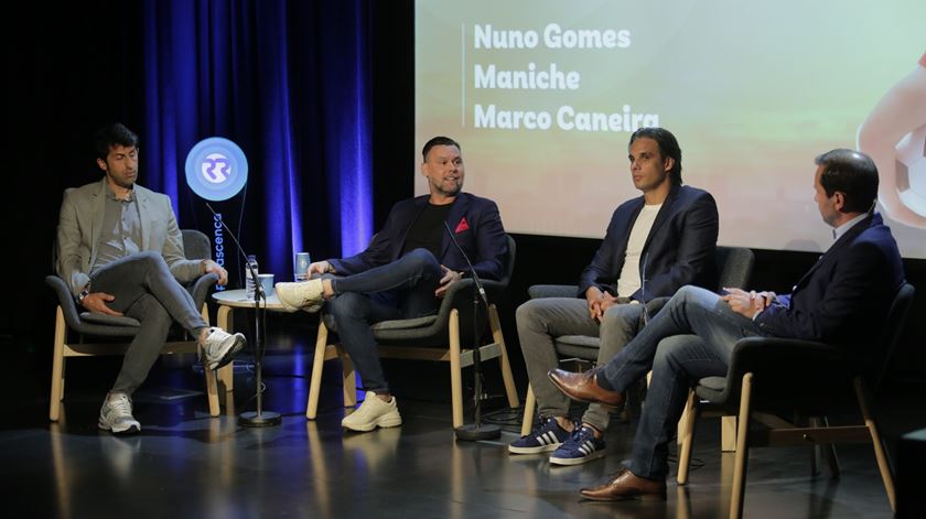 Marco Caneira, Maniche e Nuno Gomes na conferencia Bola Branca. Foto: Renascença