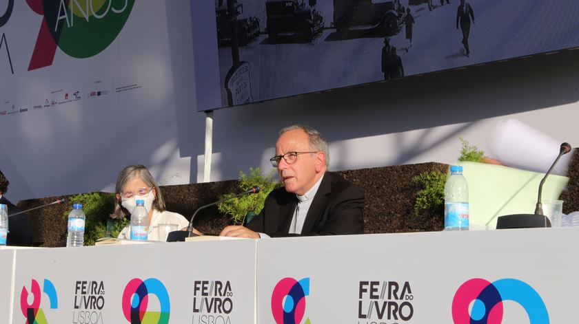 Cardeal Patriarca de Lisboa foi um dos oradores convidados para a apresentação do livro "Aprender a Ser Cigano Hoje", na Feira do Livro de Lisboa. Foto: DR