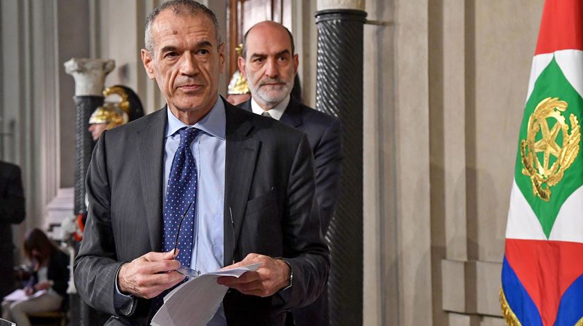 Carlo Cottarelli vai formar Governo em Itália. Foto: Alessandro Di Meo/EPA