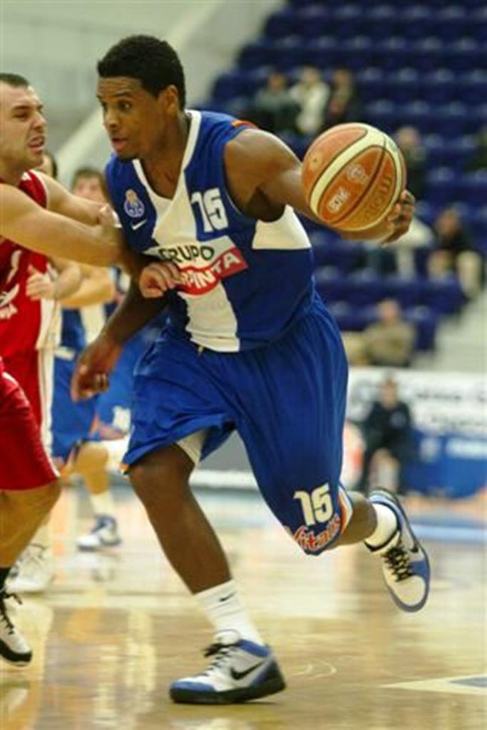 Benfica anuncia saída de Carlos Andrade - Basquetebol - Jornal Record