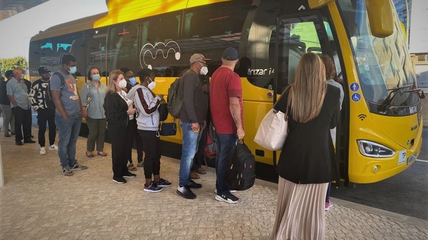 Filas para a Carris Metropolitana em Setúbal. Foto: João Cunha/RR