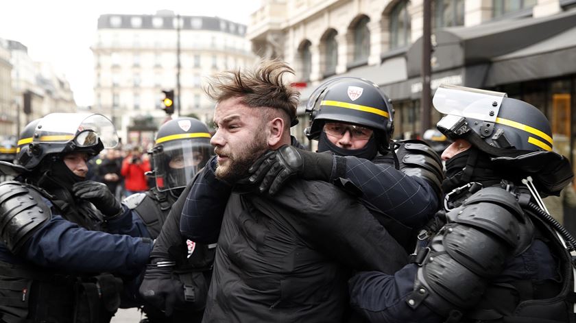 França continua a ser notícia pelas manifestações. Foto: Yoan Valat/EPA