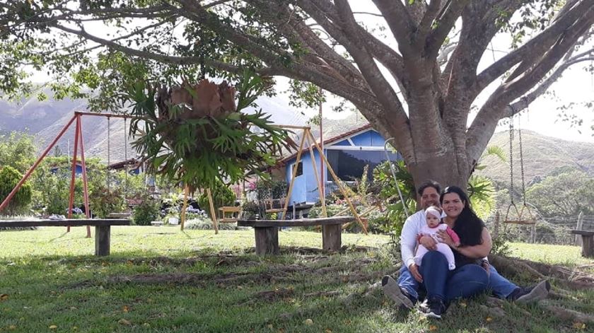 Chary Teixeira com o seu marido e filha em El Tigre, Venezuela. Foto: Chary Teixeira