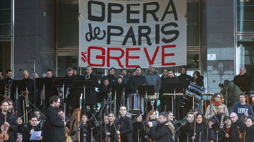 Greve da Ópera de Paris. Foto: Christophe Petit Tesson/EPA