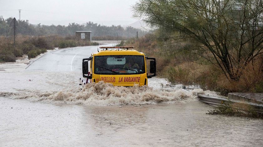 Chuvas torrenciais e cheias em Espanha. Foto: Marcial Guillen/EPA