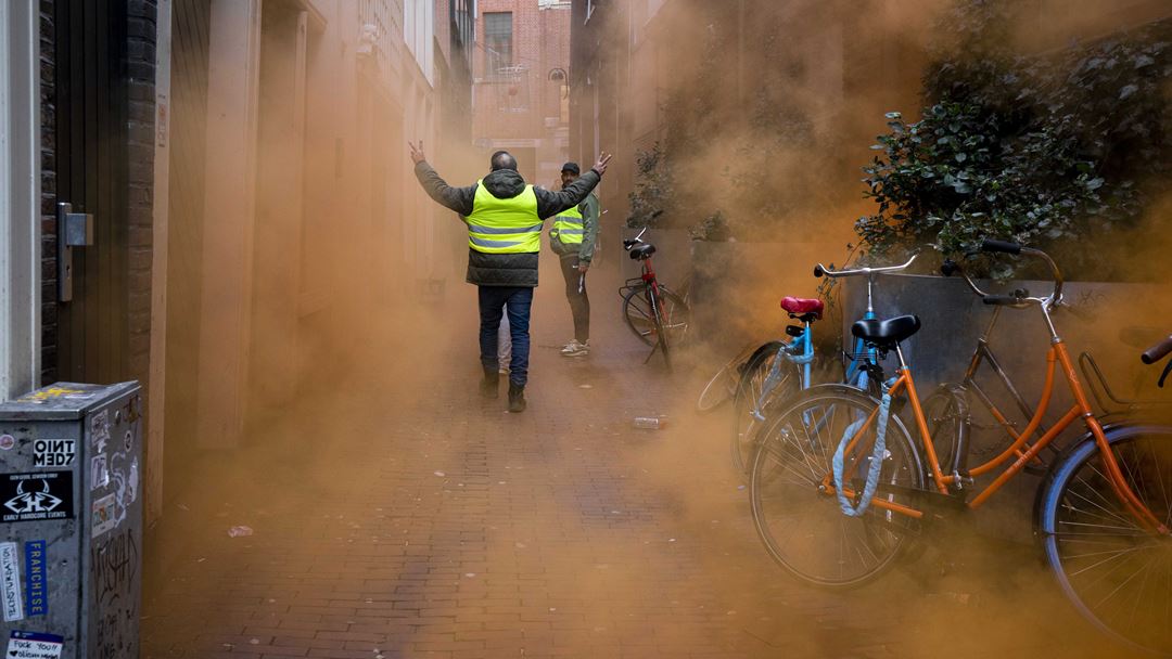 Manifestantes também saíram à rua na capital holandesa. Foto: Niels Wenstedt