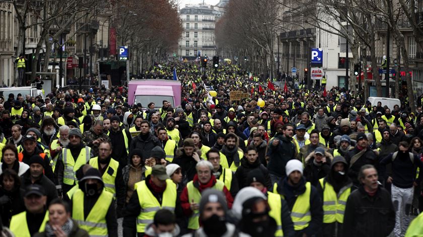 Coletes amarelos em Paris, durante o nono sábado em manifestação (12/01/19). Foto: Yoan Valat/EPA