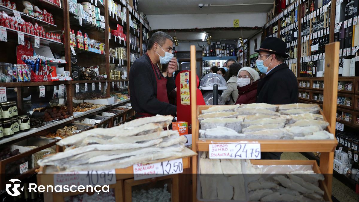 ​Cabaz de Natal está cinco euros mais caro. Azeite sobe, bacalhau desce