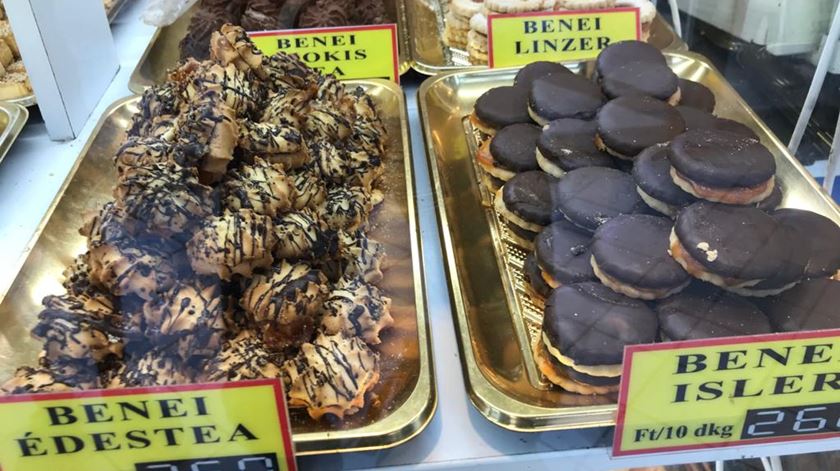 Não há húngaros, mas há outros biscoitos com aspeto delicioso. Foto: Pedro Azevedo/RR