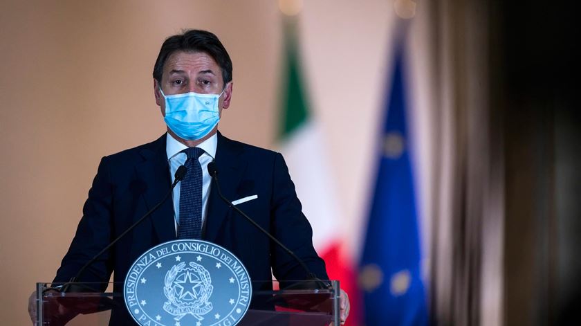 Primeiro-ministro italiano, Giuseppe Conte, falou ao país. Foto: Angelo Carconi/EPA