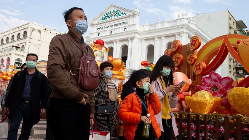 Turistas em Macau, durante a pandemia de coronavírus. Foto: Carmo Correia/EPA