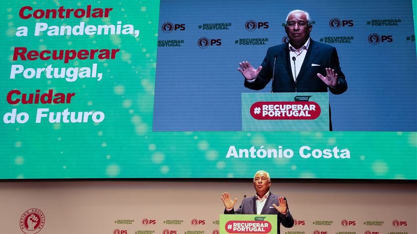 Secretário-geral do Partido Socialista discursa durante a conferência de dirigentes nacionais e locais do partido. Foto: Paulo Novais/Lusa