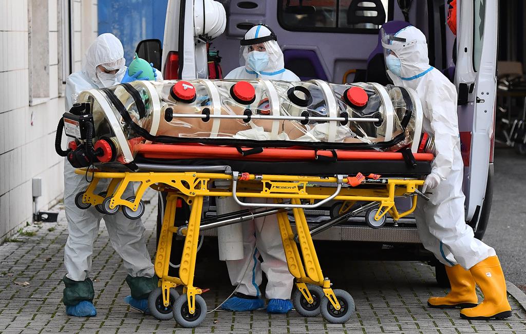 Morreram mais 4.300 pessoas na terceira vaga da pandemia nas regiões Centro e Lisboa e Vale do Tejo do que na segunda, diz especialista. Foto: Ettore Ferrari/EPA
