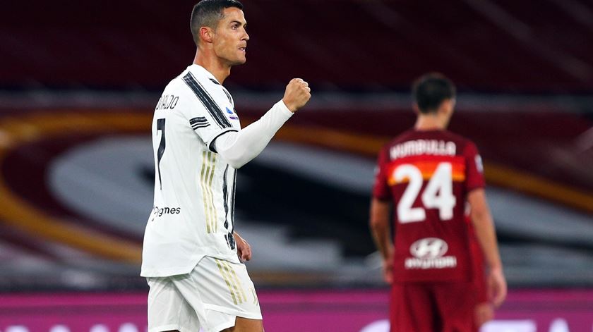 Cristiano Ronaldo bisou contra a Roma. Foto: Federico Proietti/EPA