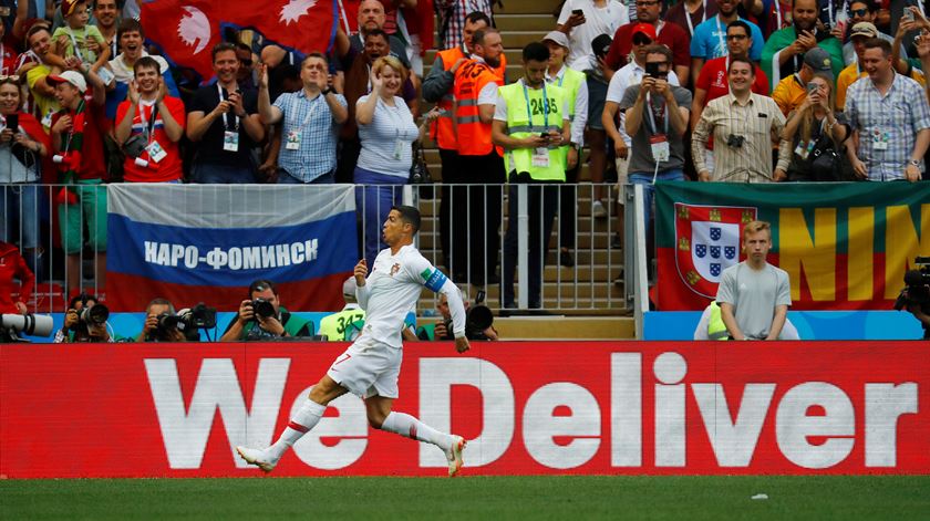 Ronaldo levou Portugal ao triunfo frente a Marrocos. Foto: Kai Pfaffenbach/Reuters