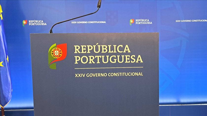 Antigo logótipo do Governo de regresso Foto: Manuela Pires/RR