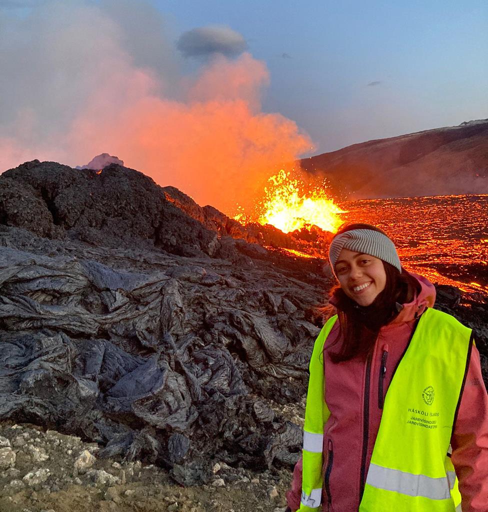 Entrevista da geóloga Diana Brum sobre a erupção na fissura vulcânica na montanha de Fagradalsfjall, na Islândia. Entrevista: Pedro Mesquita/RR