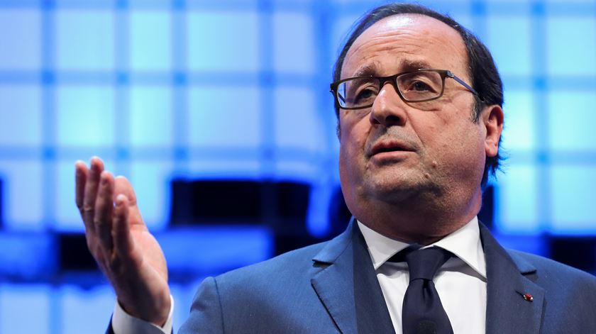 Ex-Presidente francês François Hollande vai concorrer às eleições legislativas