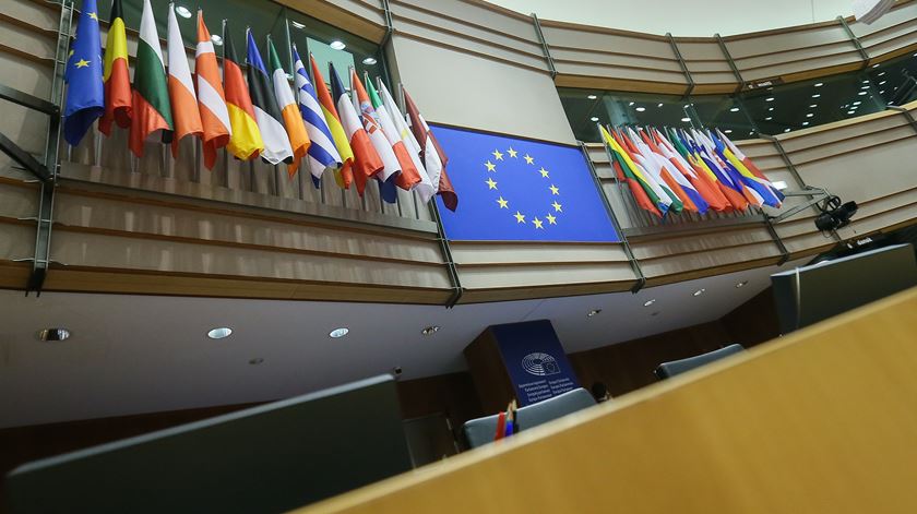 Parlamento Europeu é uma das instituições visadas na queixa. Foto: Stephanie Lecocq/EPA