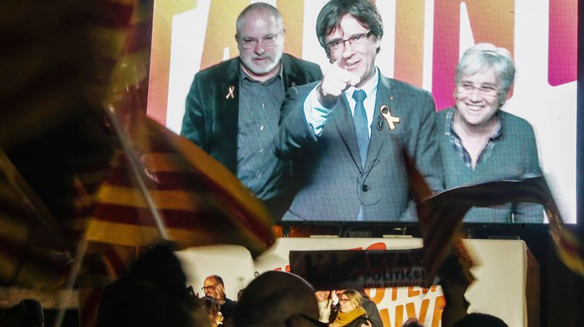 Puigdemont participou em comício por vídeoconferência. Foto: Toni Albir/EPA
