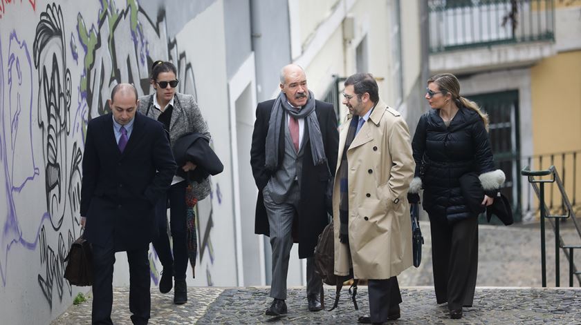 O advogado de Rui Rangel, João Nabais, e o advogado de Fátima Galante, Paulo de Sá e Cunha, à chegado ao Supremo Tribunal de Justiça. Foto: Mário Cruz/Lusa