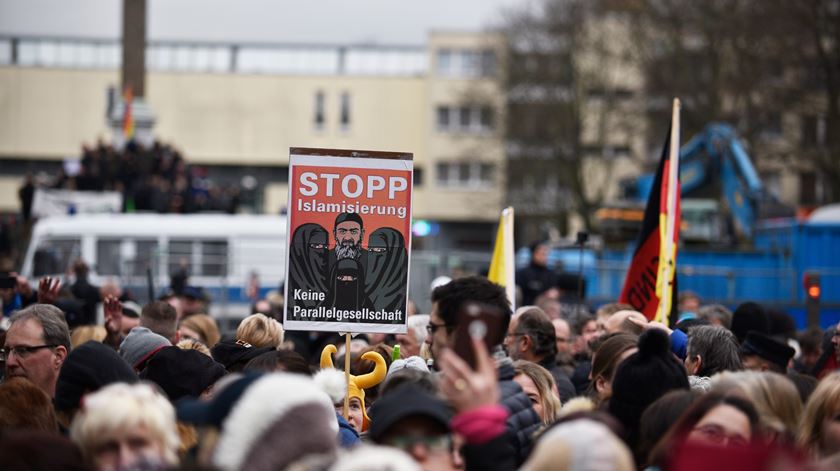 Protesto anti-Islão organizado pela AfD. Foto: Markus Heine/EPA