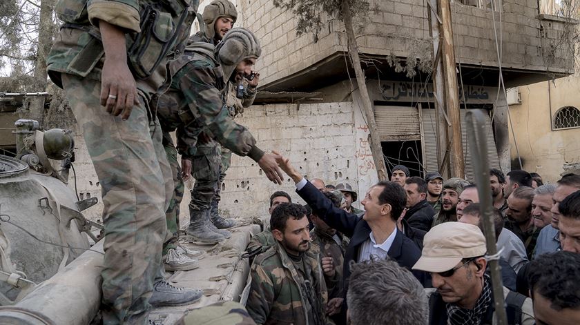Bashar al-Assad goza da proteção da Rússia e da Síria. Foto: DR