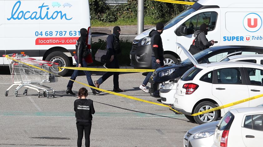 Antes do ataque em Trèbes, terrorista feriu gravemente um português em Carcassone. Foto: Sebastian Nogier/EPA