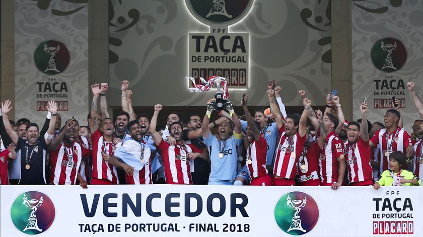 Jogadores do Aves festejaram a conquista da Taça de Portugal. Foto: Miguel A. Lopes/Lusa