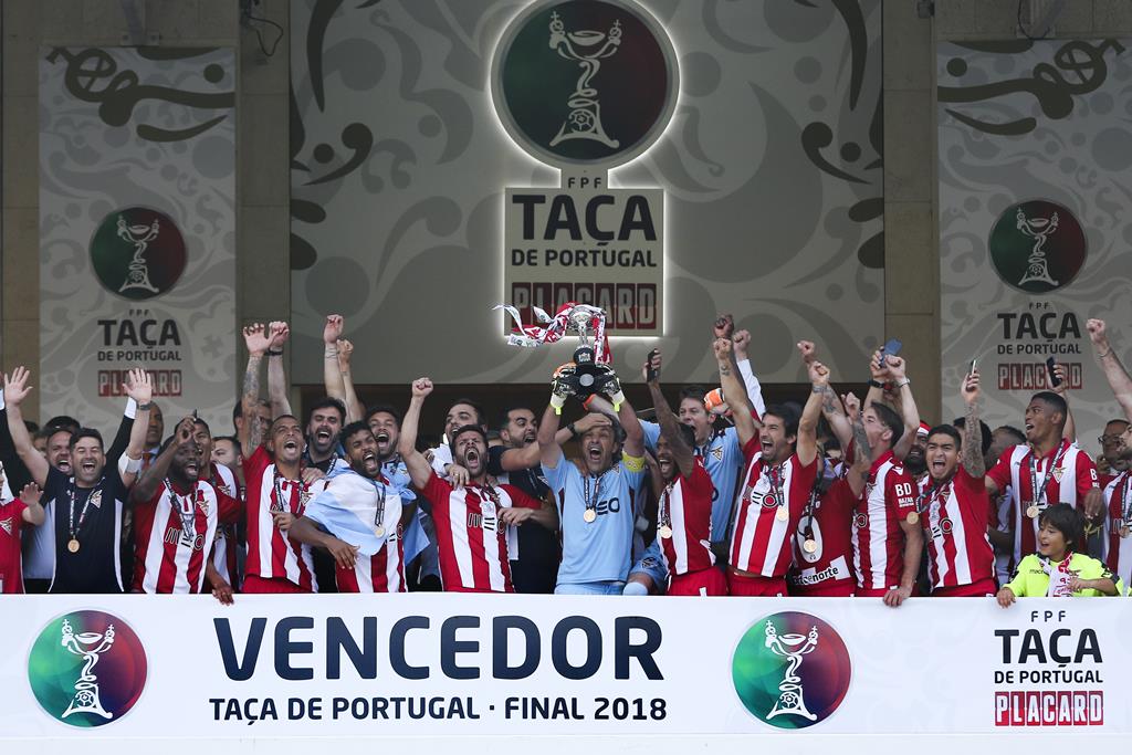 O troféu de vencedor da Taça de Portugal em 2018 está de volta ao concelho de Santo Tirso Foto: Miguel A. Lopes/Lusa