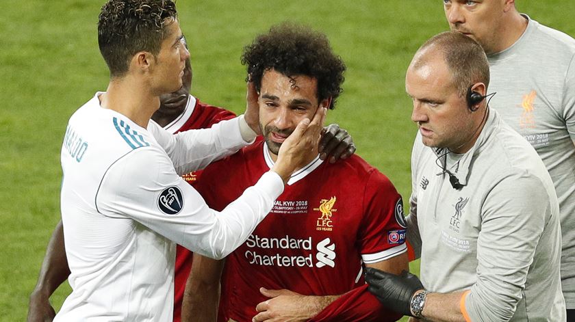 Salah, lesão, Cristiano Ronaldo. Foto: Robert Ghement/EPA