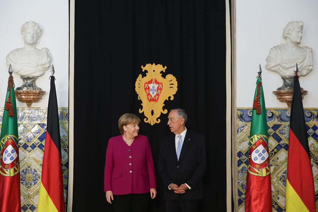 Marcelo Rebelo de Sousa com Angela Merkel numa visita a Portugal. Foto: José Sena Goulão/Lusa