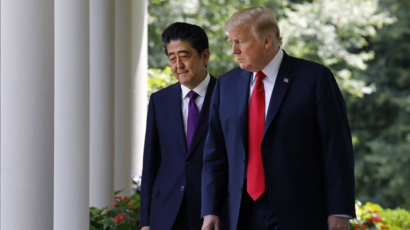 Donald Trump e Shinzo Abe na Casa Branca. Foto: EPA