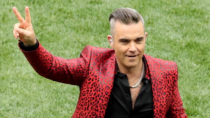 He's The One: Robbie Williams marca fecho do North Festival com atuação de  sorrir e chorar por mais - JPN