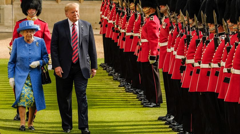 Em julho de 2018, a rainha recebeu Donald Trump no castelo de Windsor. Foto: EPA