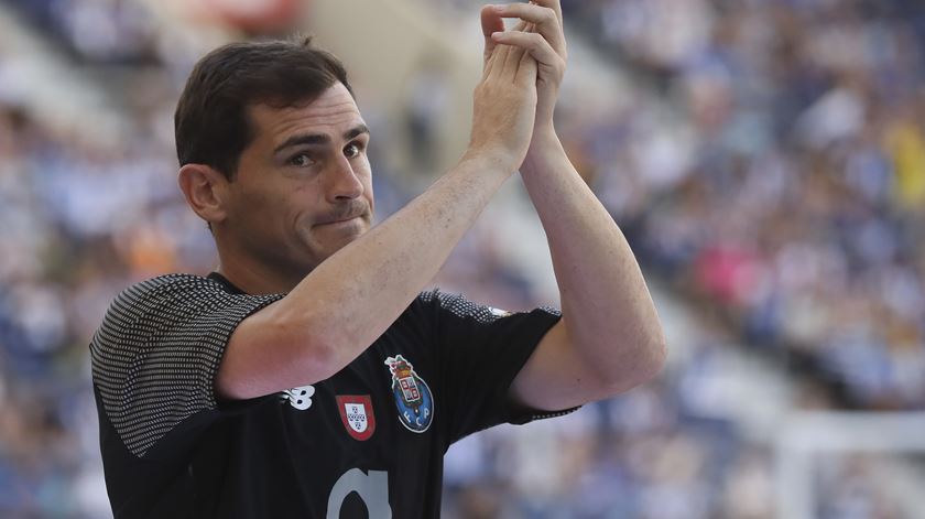 Casillas pendura as luvas, resta saber se para já ou para sempre. Foto: Manuel Fernando Araújo/Lusa
