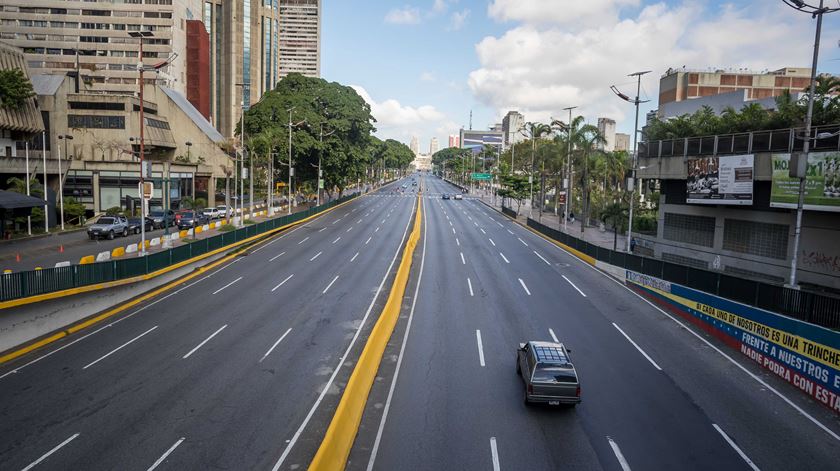 Rua de Caracas. Foto: Miguel Gutiérrez/EPA