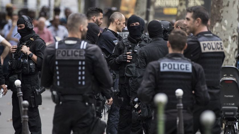 Steve Carriço poderá ter morrido depois de uma ação policial que tem sido muito criticada em França. Foto: Etienne Laurent/EPA