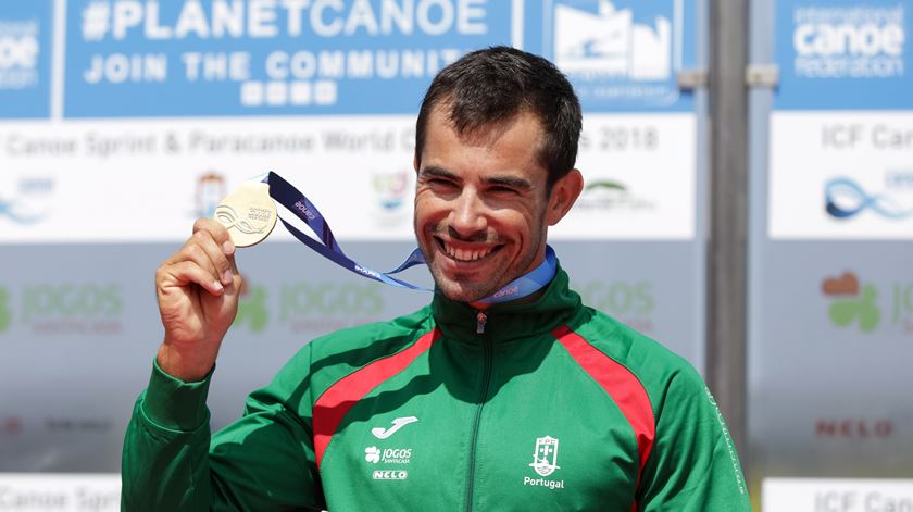 Fernando Pimenta chegou à centéstima medalha da carreira. Foto: Paulo Novais/EPA