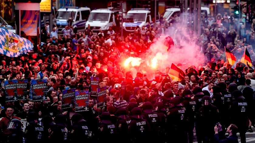 Manifestação de extrema-direita na Alemanha. Foto: Filip Singer/EPA
