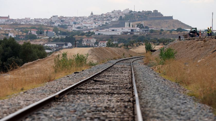 Expansão da linha ferroviária no Alentejo está nos planos do Governo. Foto: Nuno Veiga/Lusa