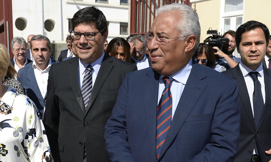 Eurico Brilhante Dias ao lado do primeiro-ministro, António Costa. Foto: Fernando Veludo/Lusa