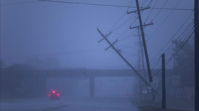Costa sudeste dos EUA já sente os efeitos do Furacão Florence. Foto: EPA